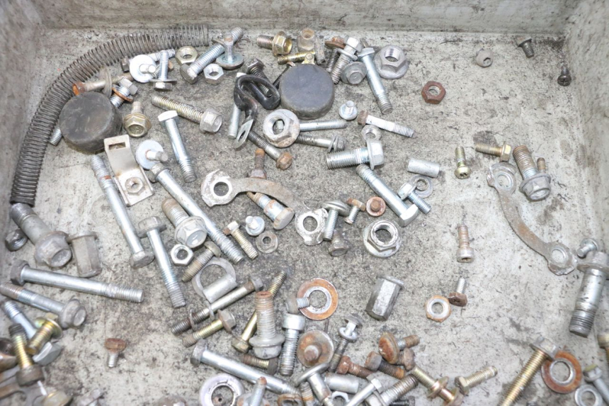 photo de SAC VISSERIE VIS HYOSUNG GV AQUILA 125 (2000 - 2009) - Détail de la pièce