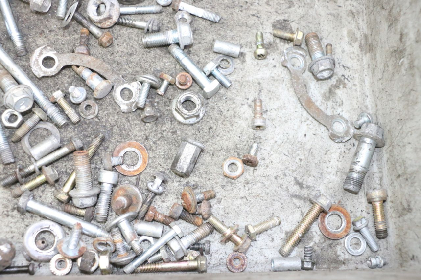 photo de SAC VISSERIE VIS HYOSUNG GV AQUILA 125 (2000 - 2009) - Autre angle de vue