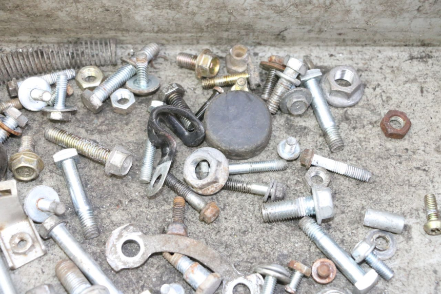 photo de SAC VISSERIE VIS HYOSUNG GV AQUILA 125 (2000 - 2009) - Gros plan technique