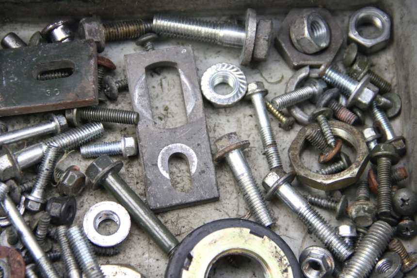 photo de SAC VISSERIE VIS ECCITY ARTELEC 670 1 (2013 - 2017) - Gros plan technique