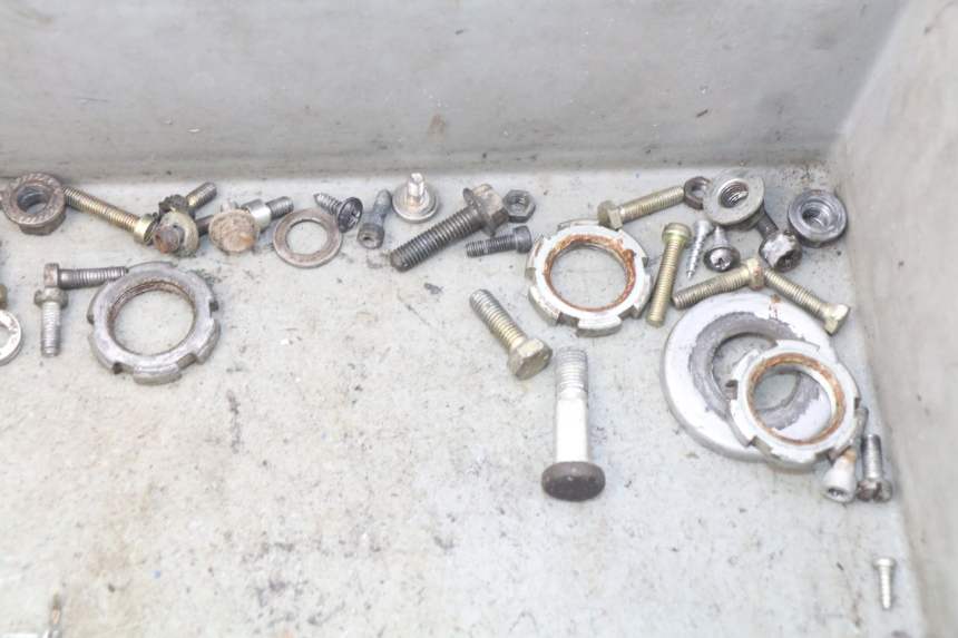 photo de SAC VISSERIE VIS MBK BOOSTER SPIRIT 50 (2004 - 2017) - Autre angle de vue