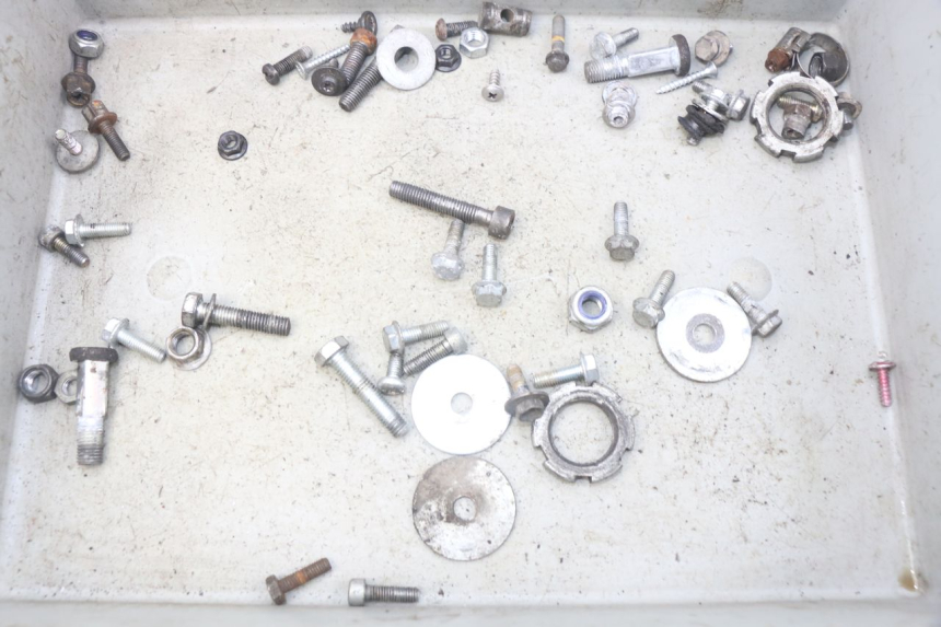 photo de SAC VISSERIE VIS MBK BOOSTER SPIRIT NAKED 50 (2004 - 2017) - Détail de la pièce