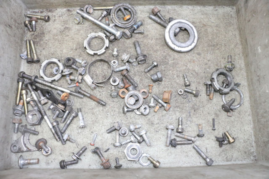 photo de SAC VISSERIE VIS MBK BOOSTER SPIRIT NAKED 50 (2004 - 2017) - Vue principale