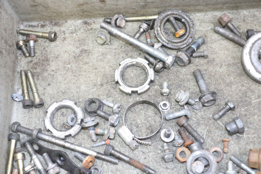 photo de SAC VISSERIE VIS MBK BOOSTER SPIRIT NAKED 50 (2004 - 2017) - Détail de la pièce