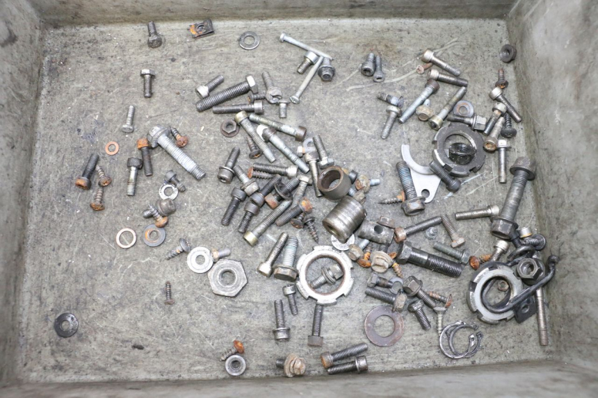 photo de SAC VISSERIE VIS MBK BOOSTER SPIRIT NAKED 50 (2004 - 2017) - Vue principale