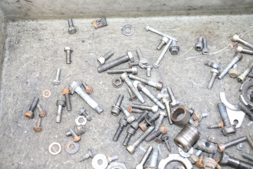 photo de SAC VISSERIE VIS MBK BOOSTER SPIRIT NAKED 50 (2004 - 2017) - Zoom état d’usage