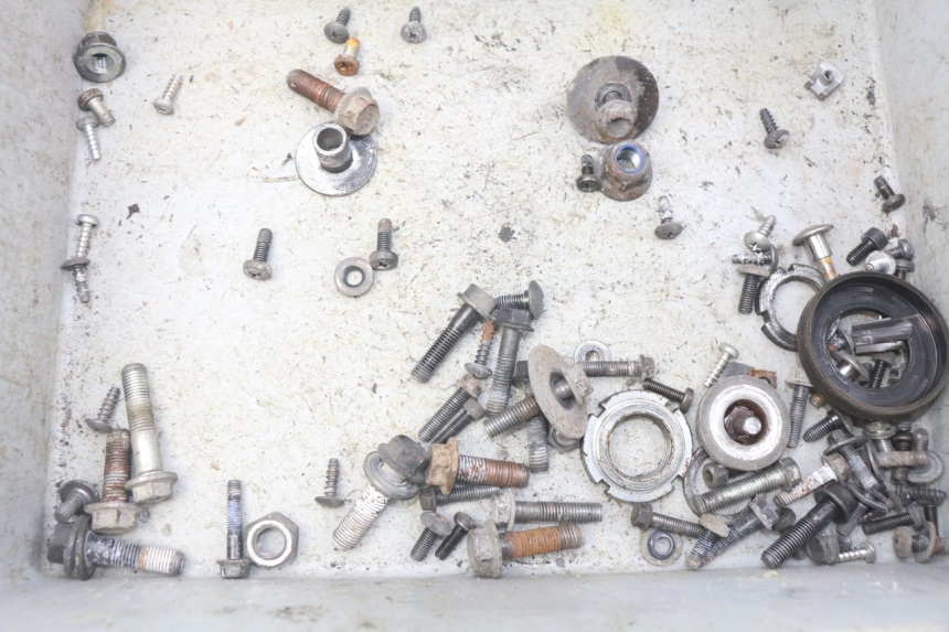 photo de SAC VISSERIE VIS SUZUKI BURGMAN 125 (2007 - 2014) - Détail de la pièce