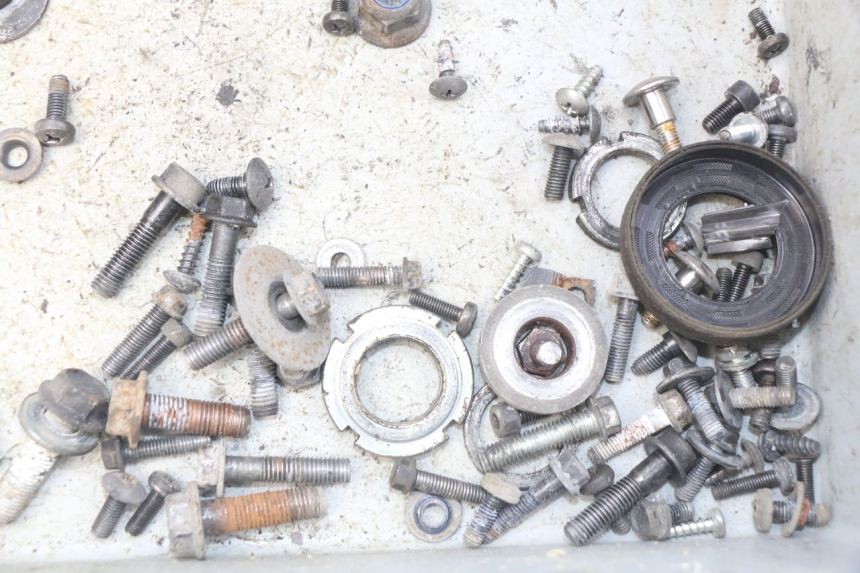 photo de SAC VISSERIE VIS SUZUKI BURGMAN 125 (2007 - 2014) - Autre angle de vue