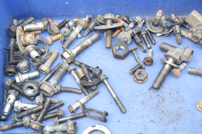 photo de SAC VISSERIE VIS SUZUKI BURGMAN 125 (2007 - 2014) - Autre angle de vue