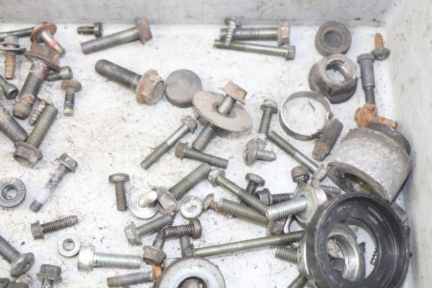 photo de SAC VISSERIE VIS SUZUKI BURGMAN 125 (2007 - 2014) - Autre angle de vue