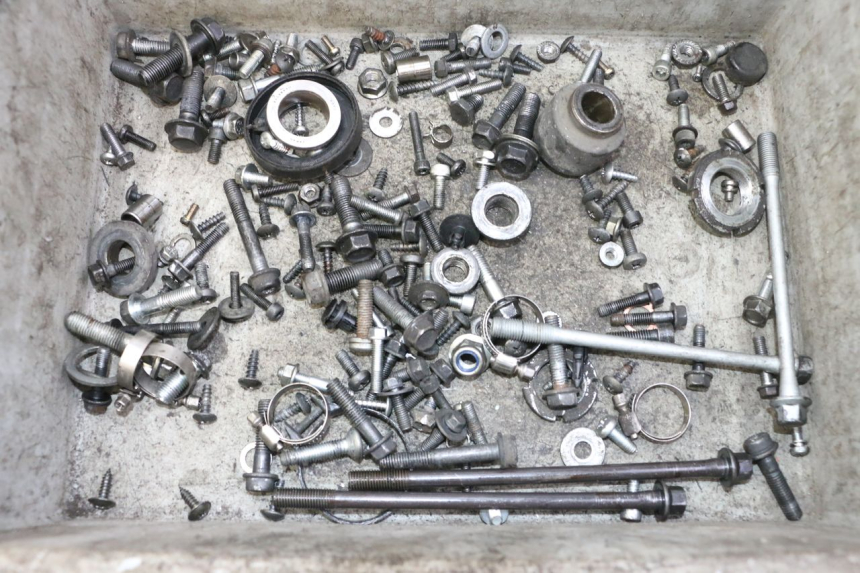 photo de SAC VISSERIE VIS SUZUKI BURGMAN 125 (2007 - 2014) - Vue principale