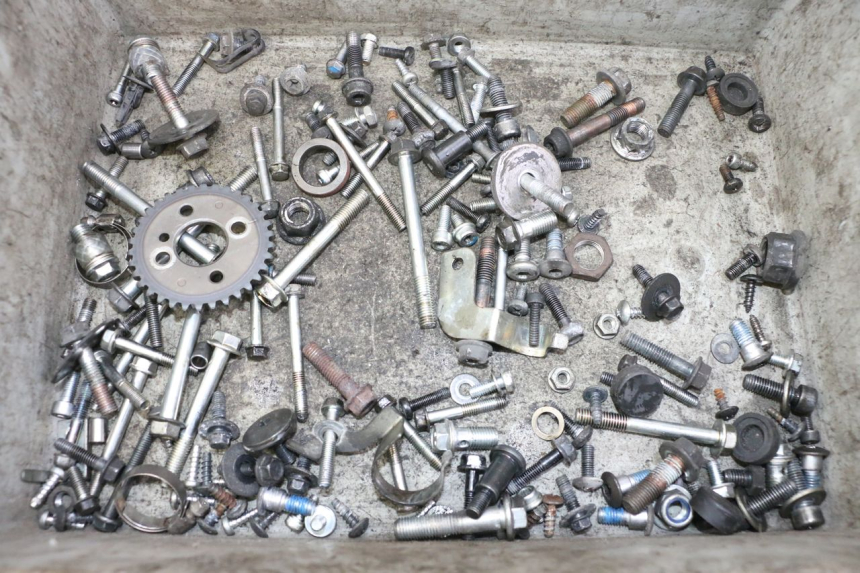 photo de SAC VISSERIE VIS SUZUKI BURGMAN 125 (2007 - 2014) - Vue principale