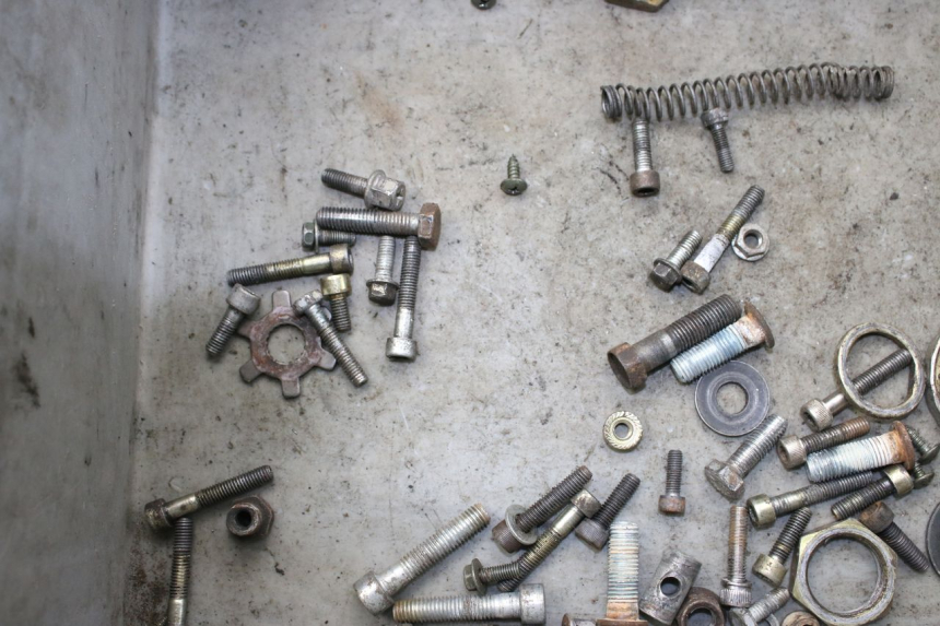 photo de SAC VISSERIE VIS YAMAHA BW'S 50 (1999 - 2003) - Détail de la pièce