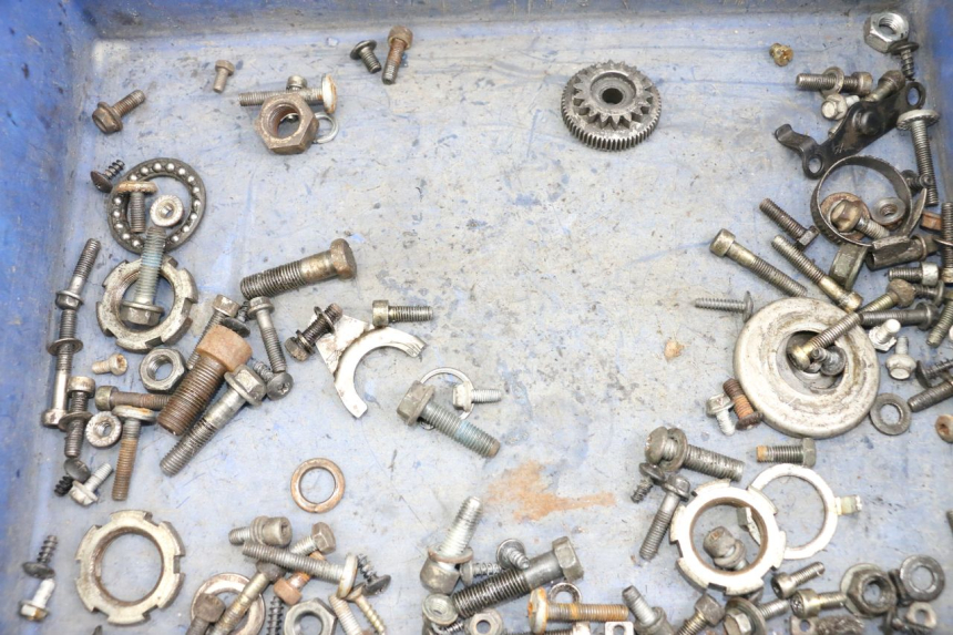 photo de SAC VISSERIE VIS YAMAHA BW'S 50 (2004 - 2017) - Détail de la pièce