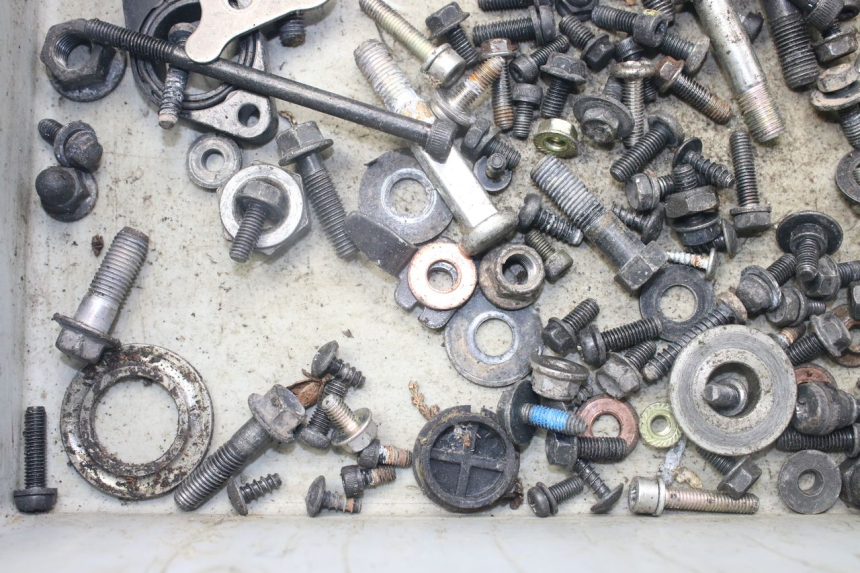 photo de SAC VISSERIE VIS YAMAHA BW'S BWS 125 (2010 - 2013) - Détail de la pièce