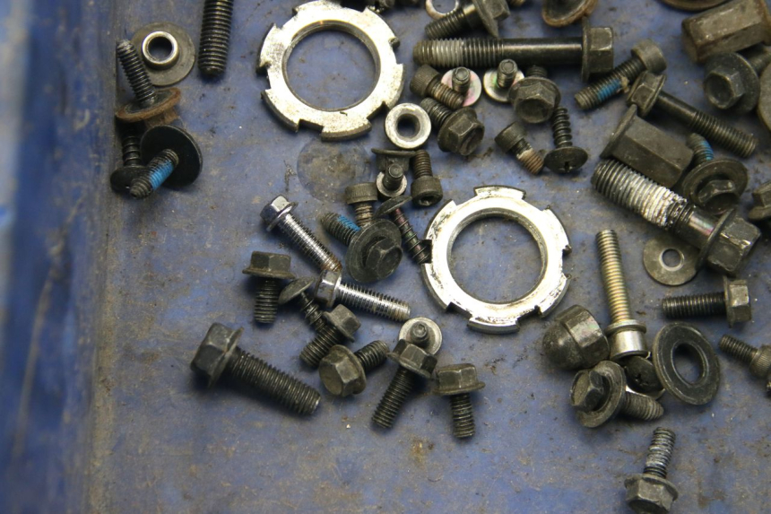 photo de SAC VISSERIE VIS YAMAHA BW'S BWS 125 (2010 - 2013) - Détail de la pièce