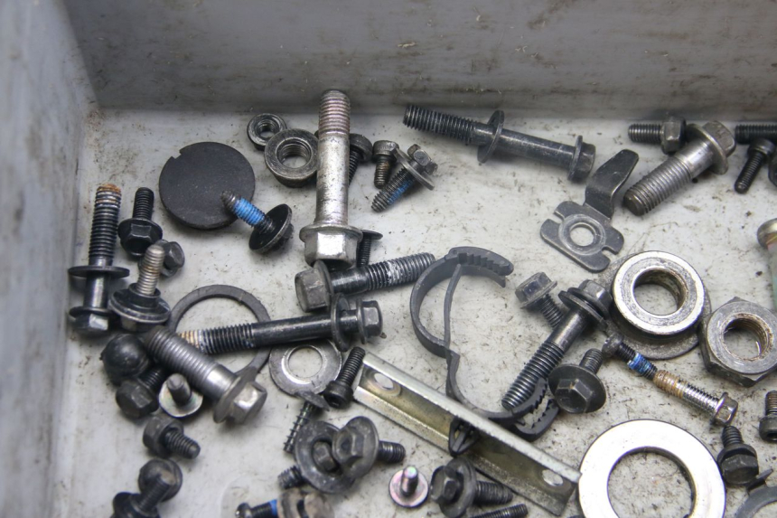 photo de SAC VISSERIE VIS YAMAHA BW'S BWS 125 (2010 - 2013) - Points de fixation