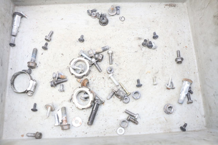 photo de SAC VISSERIE VIS YAMAHA BW'S NAKED 50 (2008 - 2019) - Vue principale