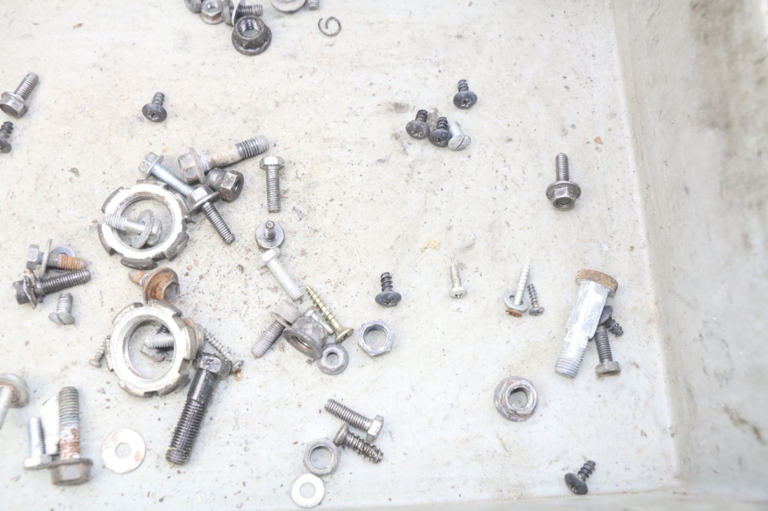 photo de SAC VISSERIE VIS YAMAHA BW'S NAKED 50 (2008 - 2019) - Détail de la pièce