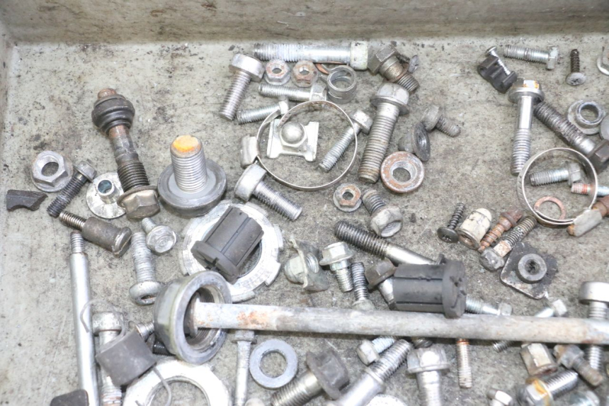 photo de SAC VISSERIE VIS HONDA CBF 500 (2004 - 2007) - Autre angle de vue