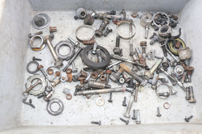 photo de SAC VISSERIE VIS HONDA CBR F SC21 1000 (1986 - 1992) - Détail de la pièce