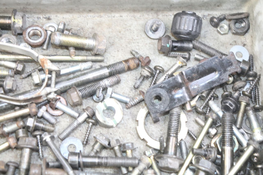 photo de SAC VISSERIE VIS PEUGEOT CITYSTAR AIR 125 (2014 - 2017) - Zoom état d’usage