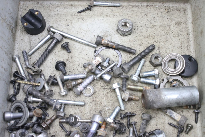 photo de SAC VISSERIE VIS PEUGEOT CITYSTAR 125 (2011 - 2017) - Autre angle de vue