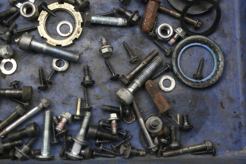 photo de SAC VISSERIE VIS PEUGEOT CITYSTAR 50 (2013 - 2017) - Gros plan technique