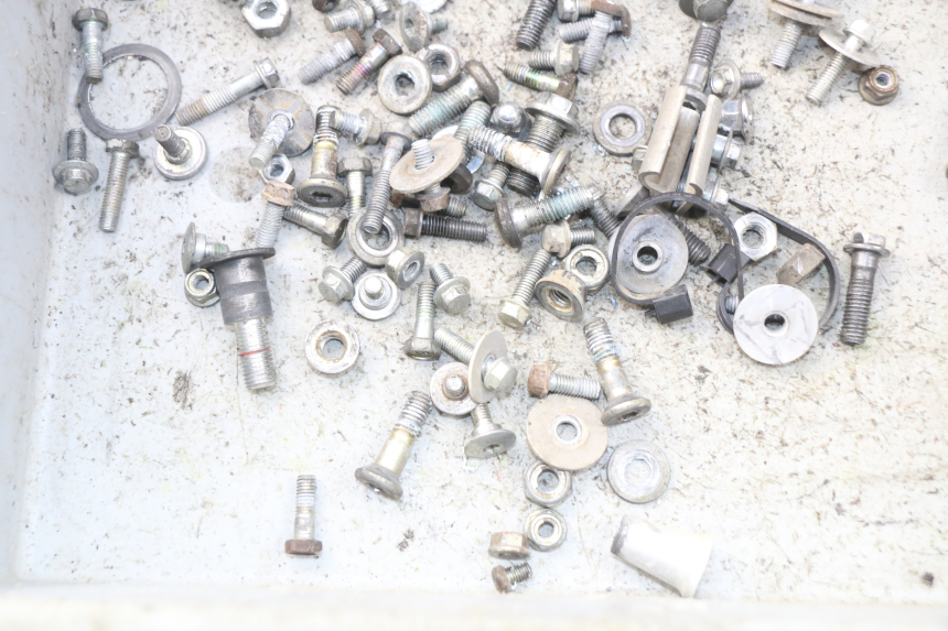 photo de SAC VISSERIE VIS HONDA CRF CR-F 450 (2005 - 2008) - Zoom état d’usage