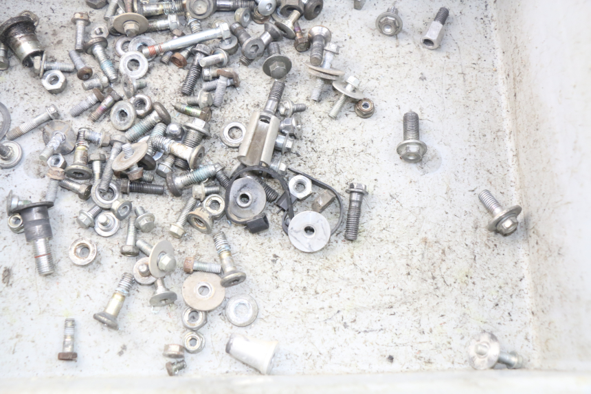 photo de SAC VISSERIE VIS HONDA CRF CR-F 450 (2005 - 2008) - Autre angle de vue