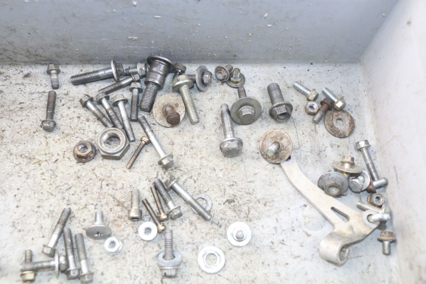 photo de SAC VISSERIE VIS HONDA CRF CR-F 450 (2005 - 2008) - Zoom état d’usage