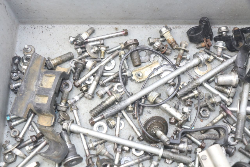 photo de SAC VISSERIE VIS HONDA CRF 250 (2016 - 2017) - Autre angle de vue