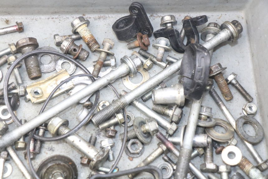 photo de SAC VISSERIE VIS HONDA CRF 250 (2016 - 2017) - Gros plan technique