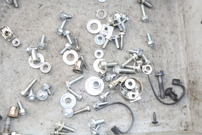 photo de SAC VISSERIE VIS HONDA CRF-F CRF F 110 (2019 - 2022) - Zoom état d’usage