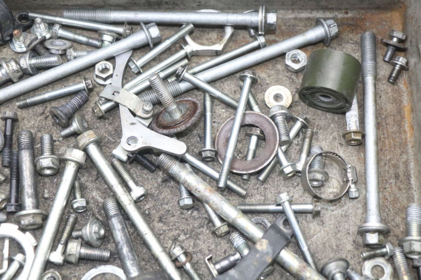 photo de SAC VISSERIE VIS HONDA CRF R 250 (2020 - 2021) - Zoom état d’usage