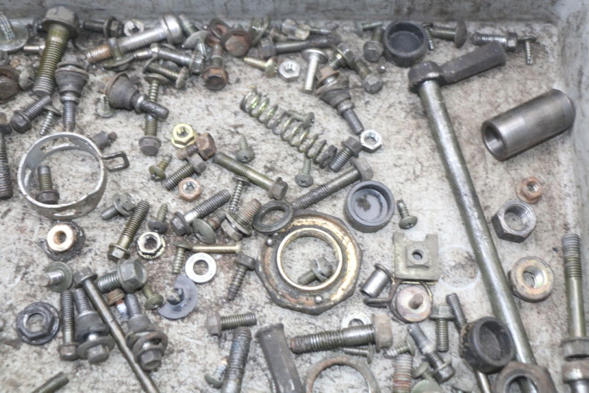 photo de SAC VISSERIE VIS KYMCO DINK 4T 50 (2007 - 2018) - Zoom état d’usage