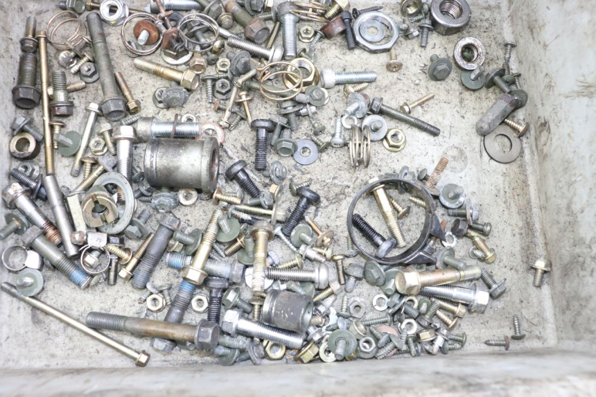 photo de SAC VISSERIE VIS KYMCO DINK STREET 125 (2009 - 2014) - Détail de la pièce