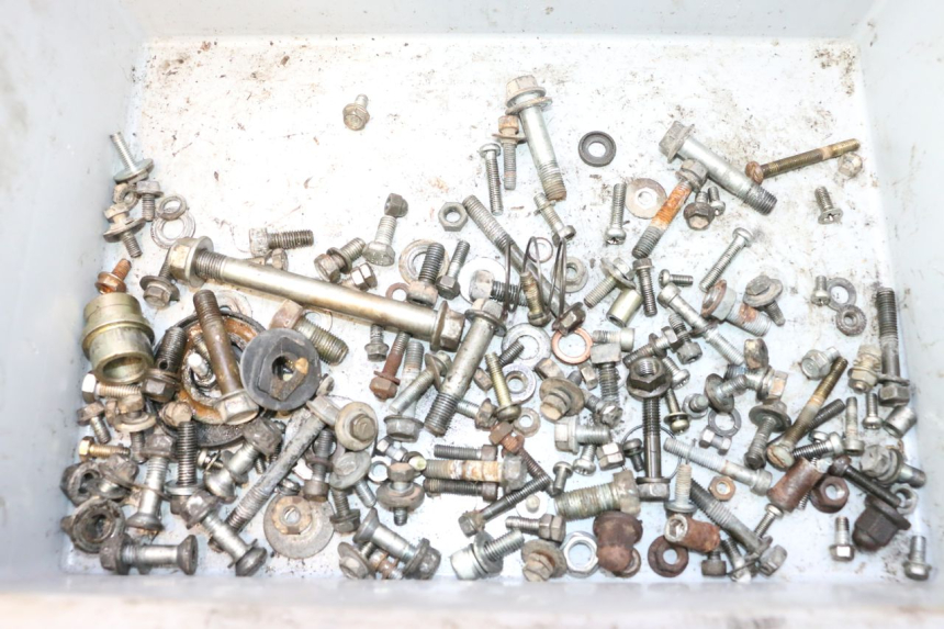 photo de SAC VISSERIE VIS SUZUKI DR S 600 (1985 - 1989) - Vue principale