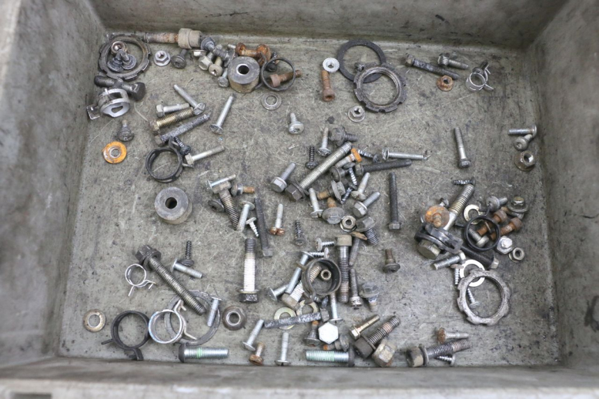 photo de SAC VISSERIE VIS PEUGEOT ELYSEO 125 (1999 - 2004) - Vue principale