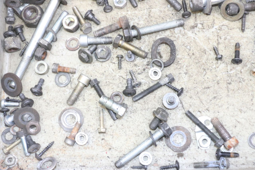 photo de SAC VISSERIE VIS PEUGEOT ELYSTAR 125 (2002 - 2007) - Autre angle de vue