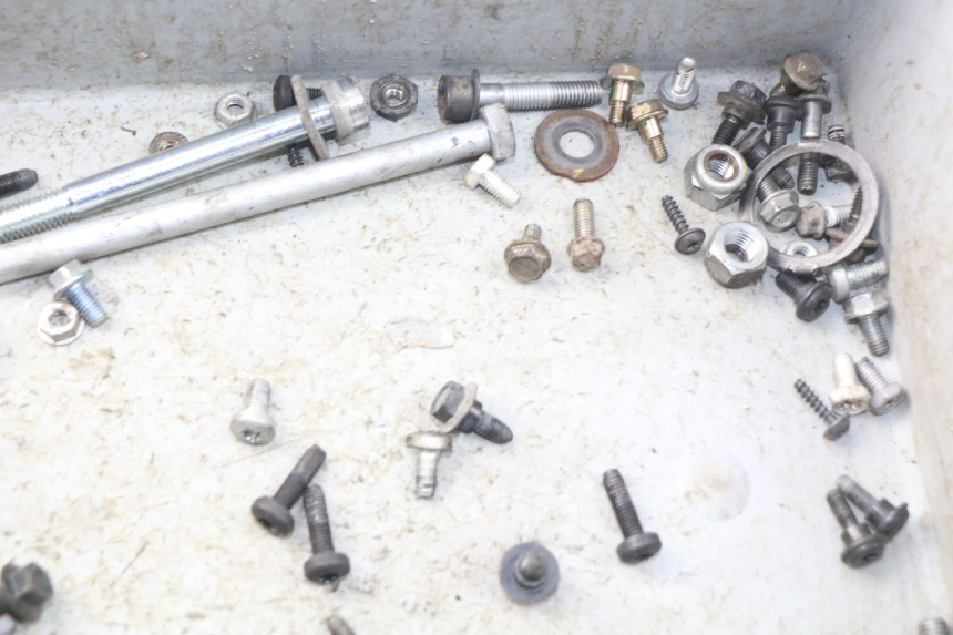 photo de SAC VISSERIE VIS PEUGEOT ELYSTAR 50 (2002 - 2014) - Zoom état d’usage