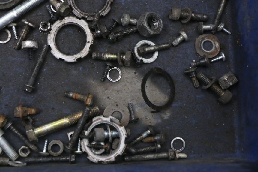 photo de SAC VISSERIE VIS PEUGEOT ELYSTAR 50 (2002 - 2014) - Gros plan technique