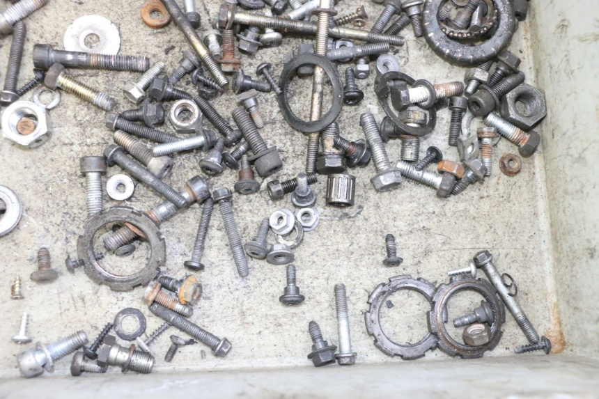 photo de SAC VISSERIE VIS PEUGEOT ELYSTAR 50 (2002 - 2014) - Zoom état d’usage