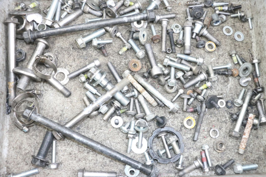 photo de SAC VISSERIE VIS KAWASAKI ER-6 ER6 N 650 (2012 - 2016) - Zoom état d’usage