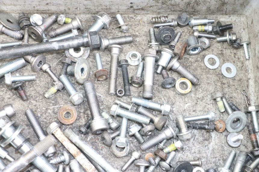 photo de SAC VISSERIE VIS KAWASAKI ER-6 ER6 N 650 (2012 - 2016) - Gros plan technique