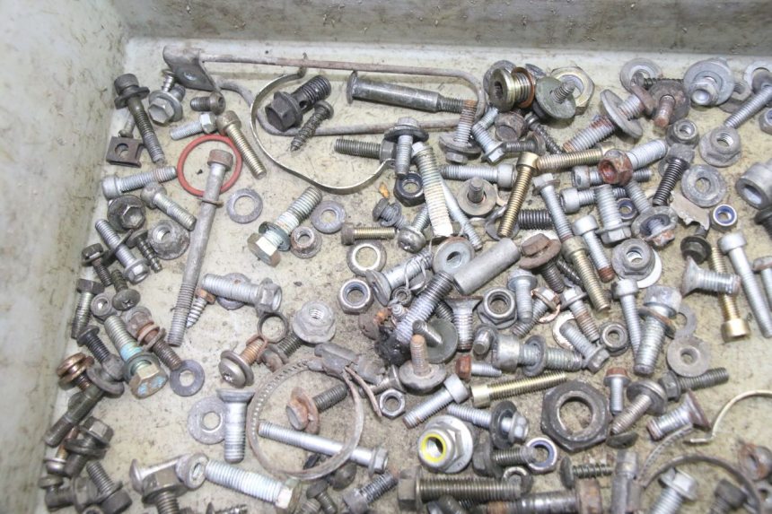 photo de SAC VISSERIE VIS APRILIA ETX 125 (1998 - 2002) - Détail de la pièce