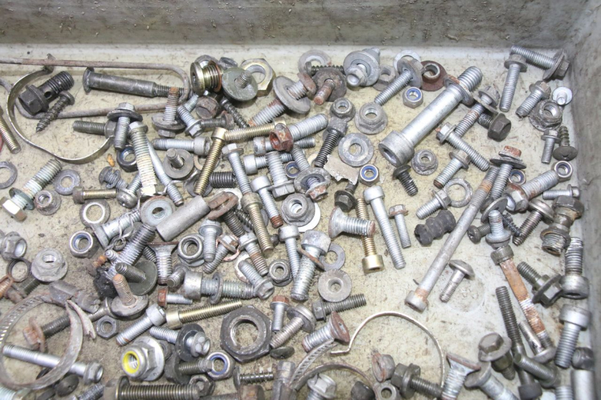 photo de SAC VISSERIE VIS APRILIA ETX 125 (1998 - 2002) - Zoom état d’usage