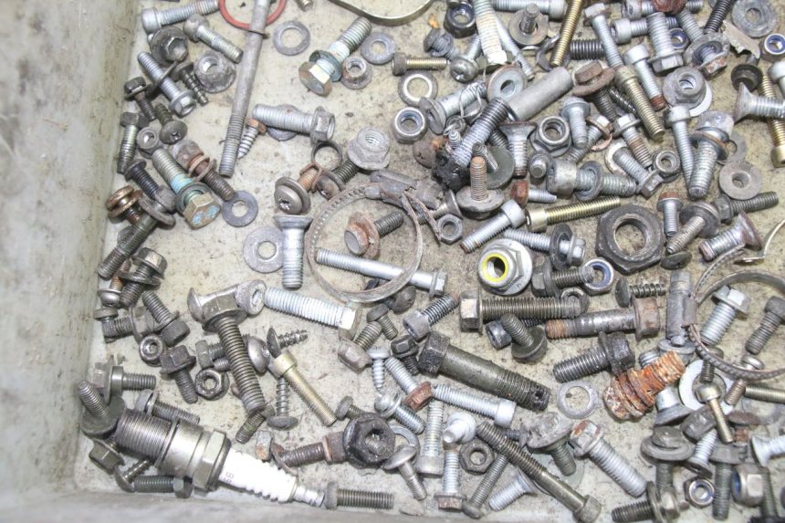 photo de SAC VISSERIE VIS APRILIA ETX 125 (1998 - 2002) - Autre angle de vue