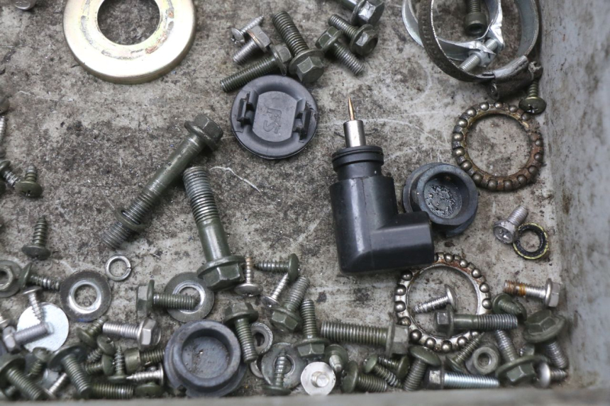 photo de SAC VISSERIE VIS JM MOTORS EVOLIS 4T 50 (2018 - 2022) - Zoom état d’usage