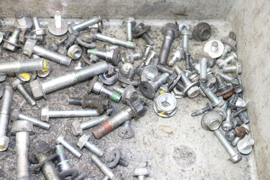 photo de SAC VISSERIE VIS HONDA FES S-WING SWING ABS 125 (2007 - 2015) - Vue d’ensemble